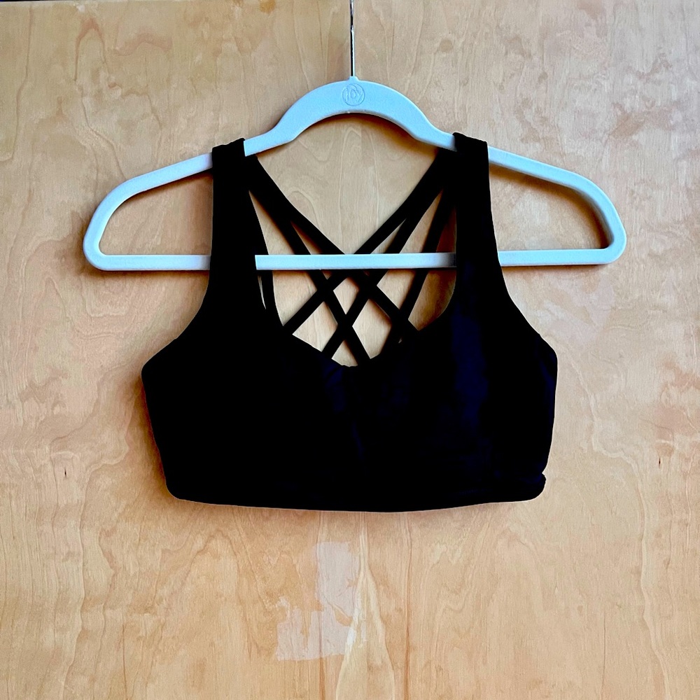Lululemon Yoga sports bra. Size 6. Black.